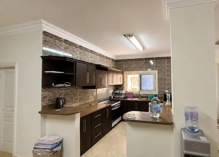Villa صف ثان عل البحر باطلاله و لا اروع العين السخنه لاجولي مارينا السخنه *