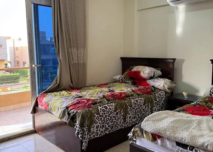 صف ثان عل البحر باطلاله و لا اروع العين السخنه لاجولي مارينا السخنه Villa *